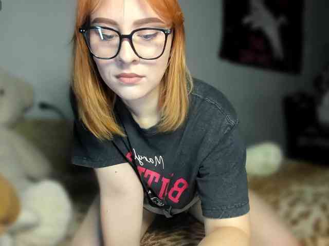 RedheadDevil webcam