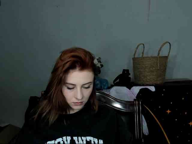 RedheadDevil webcam