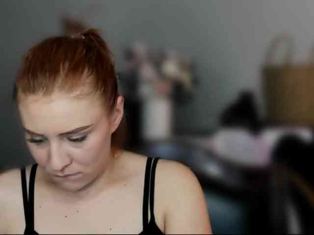 RedheadDevil webcam