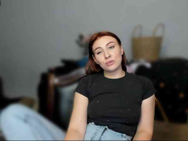 RedheadDevil webcam