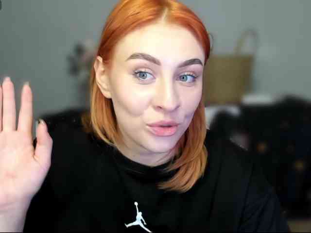 RedheadDevil webcam