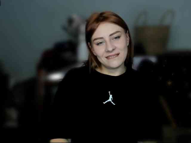 RedheadDevil webcam