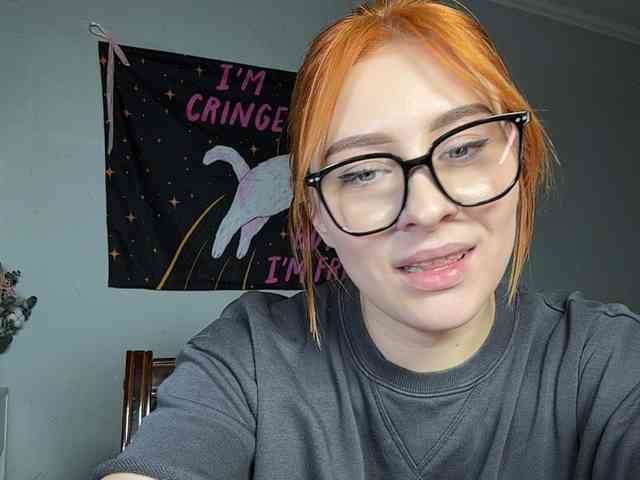 RedheadDevil webcam