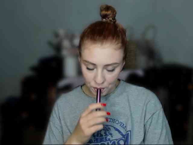 RedheadDevil webcam