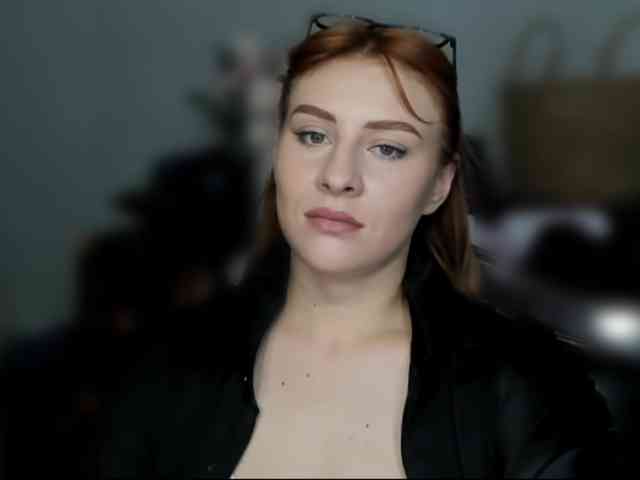 RedheadDevil webcam