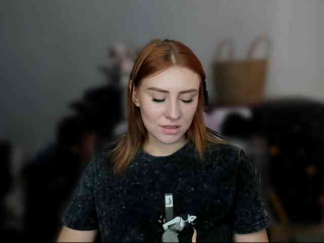 RedheadDevil webcam