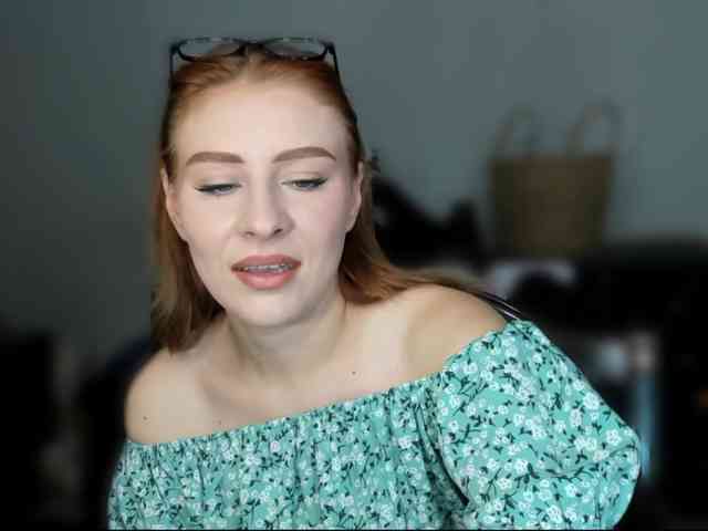 RedheadDevil webcam
