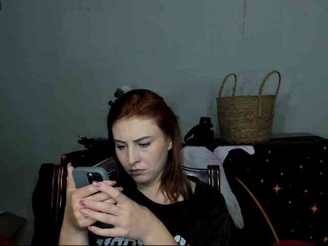 Modella: RedheadDevil