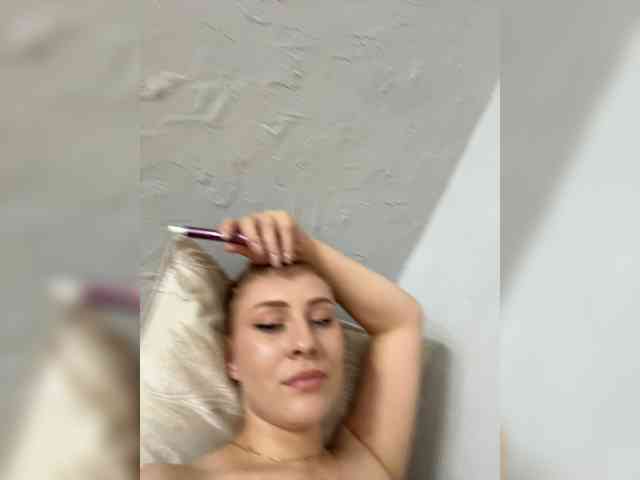 RedheadDevil webcam