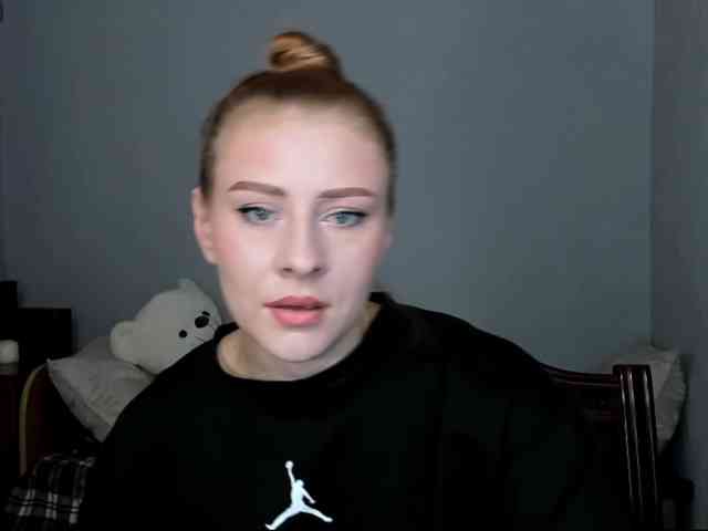 RedheadDevil webcam