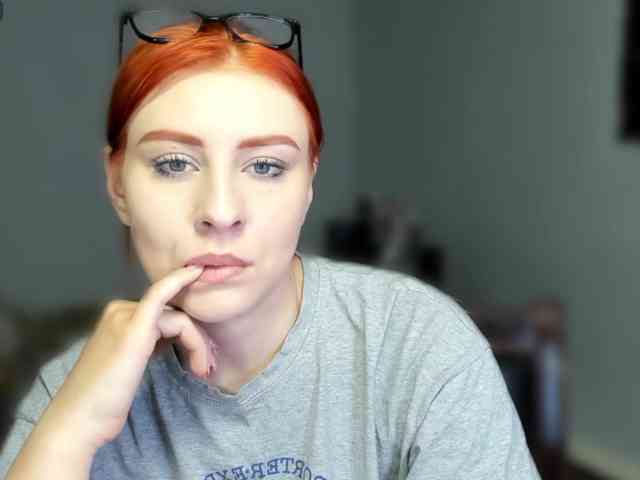 RedheadDevil webcam
