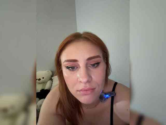 RedheadDevil webcam