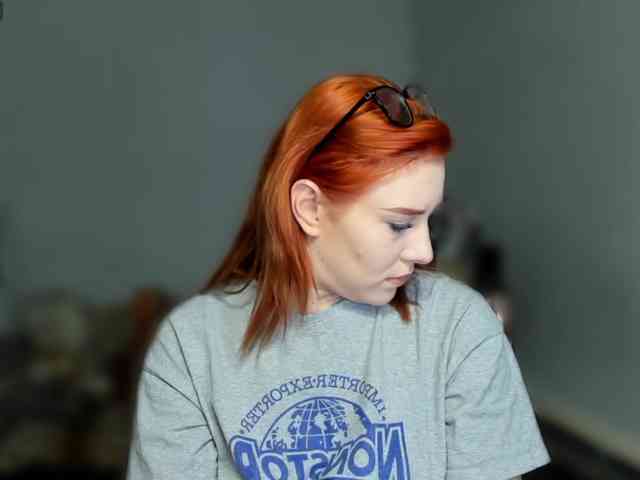 RedheadDevil webcam