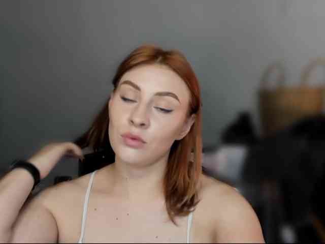 RedheadDevil webcam