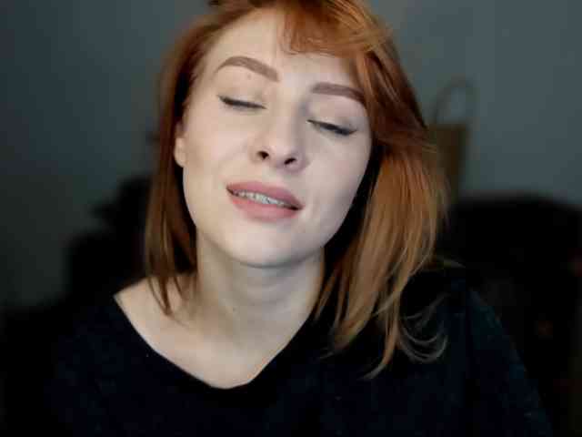 RedheadDevil webcam