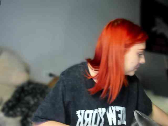 RedheadDevil webcam