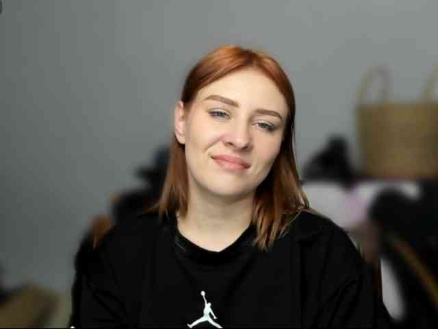 RedheadDevil webcam