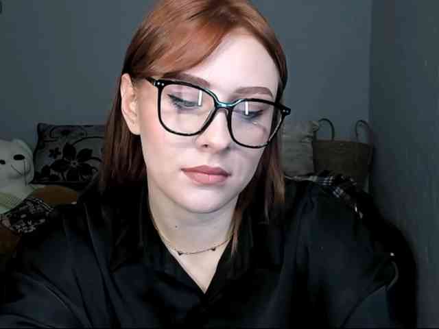 RedheadDevil webcam