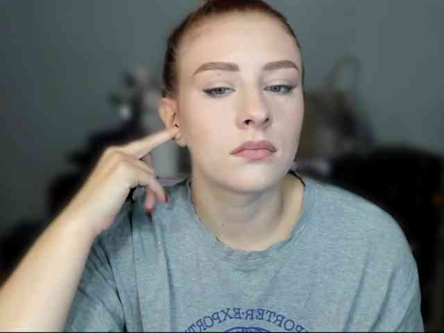 RedheadDevil webcam