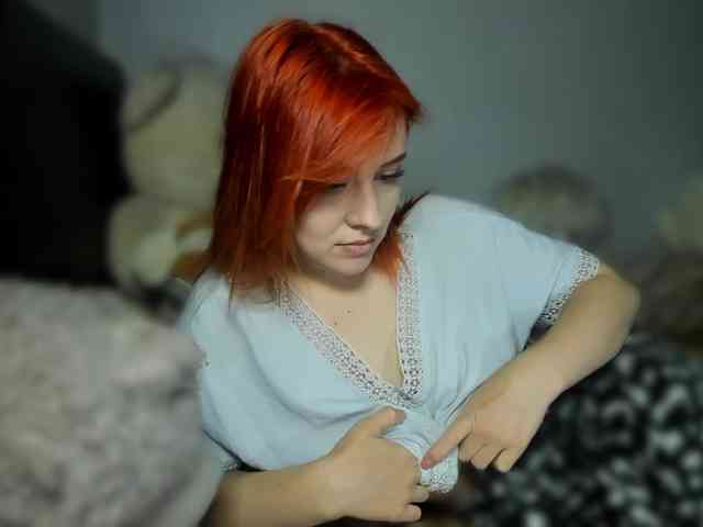 RedheadDevil webcam