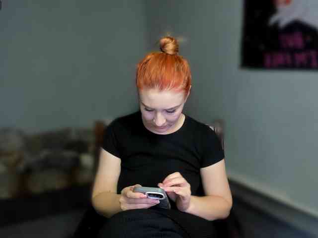 RedheadDevil webcam