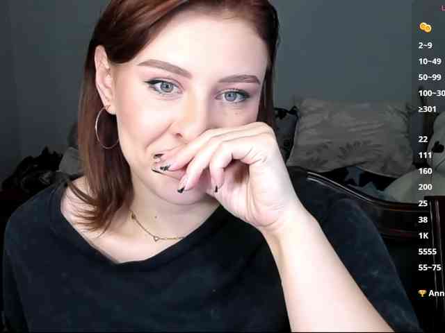 RedheadDevil webcam