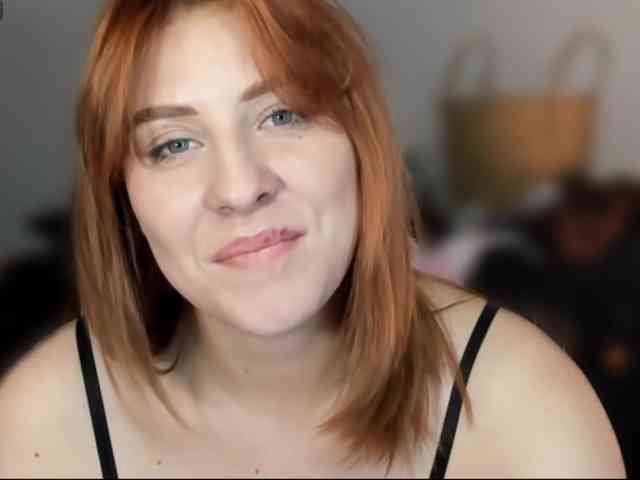 RedheadDevil webcam
