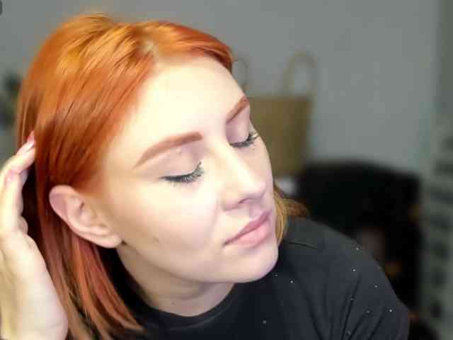 RedheadDevil webcam