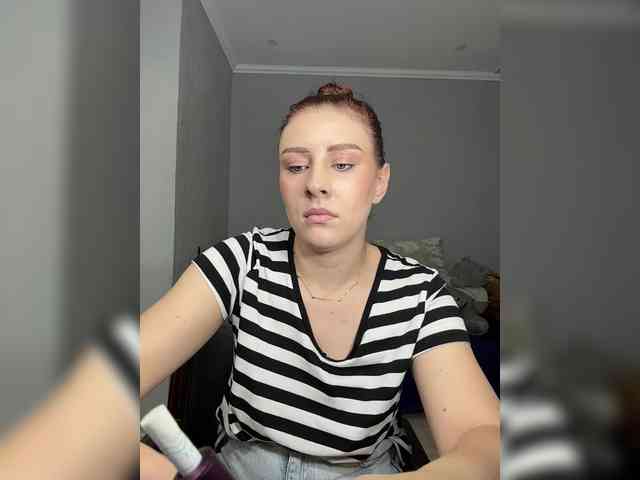 RedheadDevil webcam
