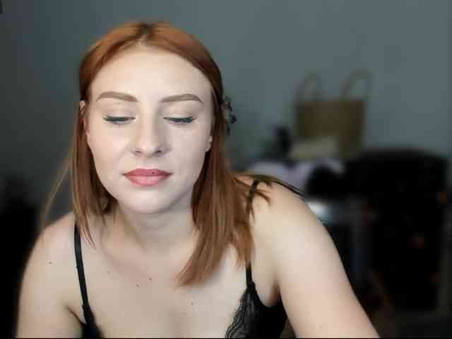 RedheadDevil webcam