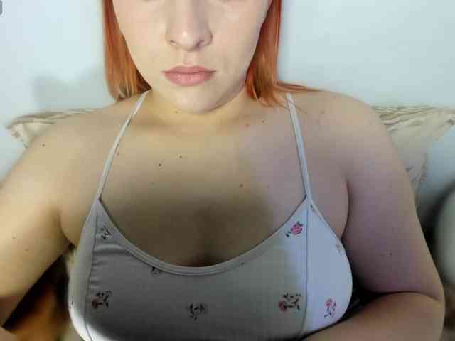 RedheadDevil webcam