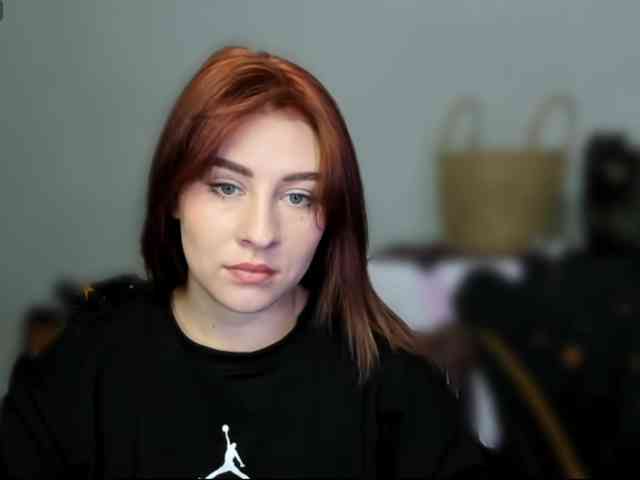 RedheadDevil webcam