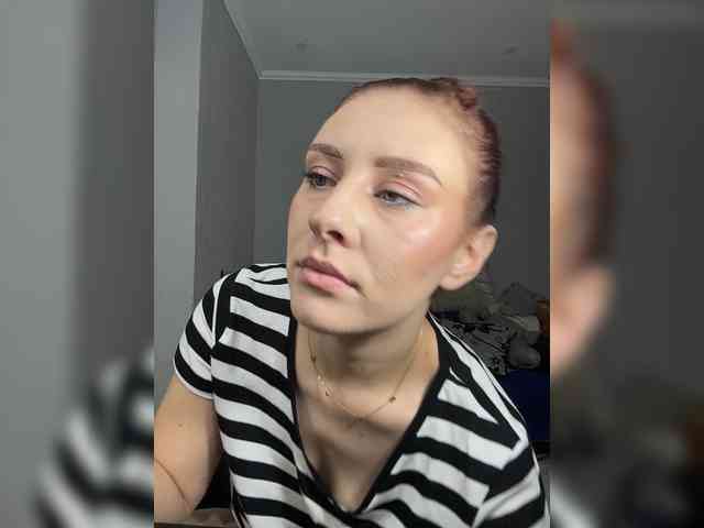 RedheadDevil webcam