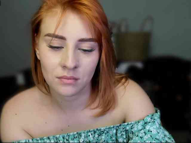 RedheadDevil webcam