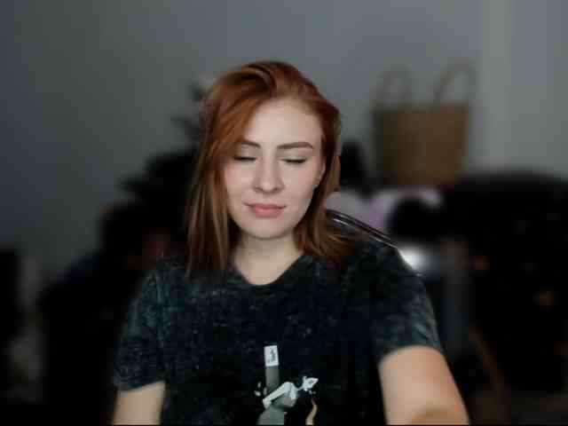 RedheadDevil webcam