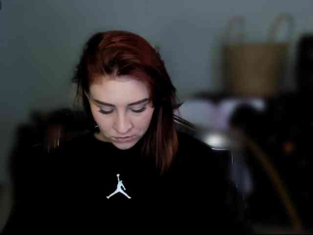 RedheadDevil webcam