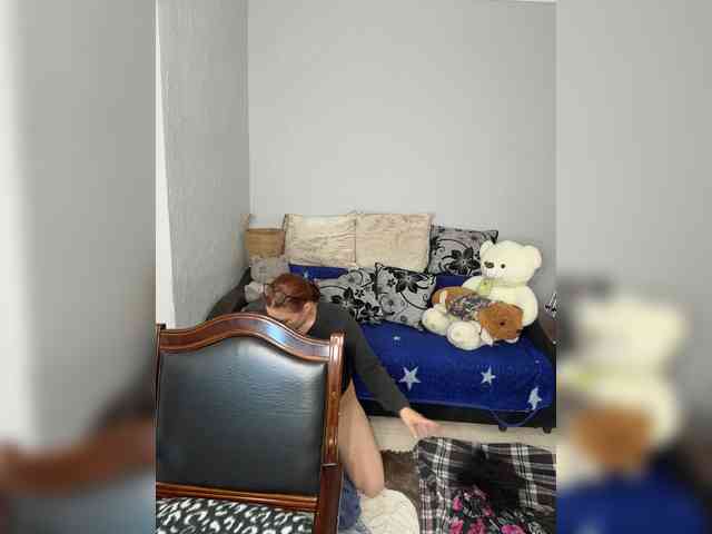 RedheadDevil webcam