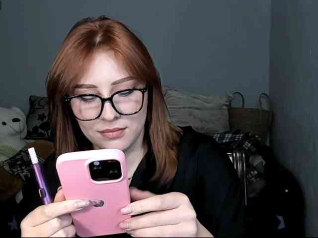 RedheadDevil webcam