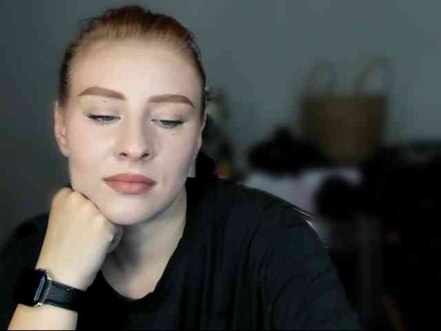 RedheadDevil webcam