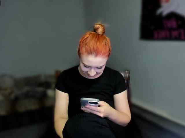 RedheadDevil webcam