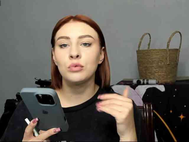 RedheadDevil webcam