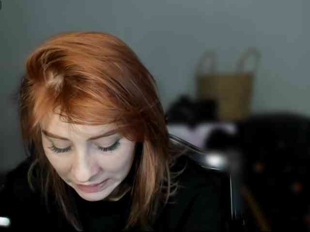 RedheadDevil webcam