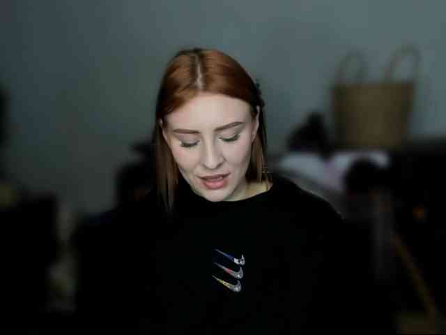 RedheadDevil webcam
