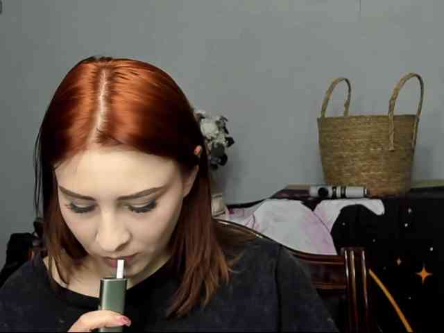 RedheadDevil webcam
