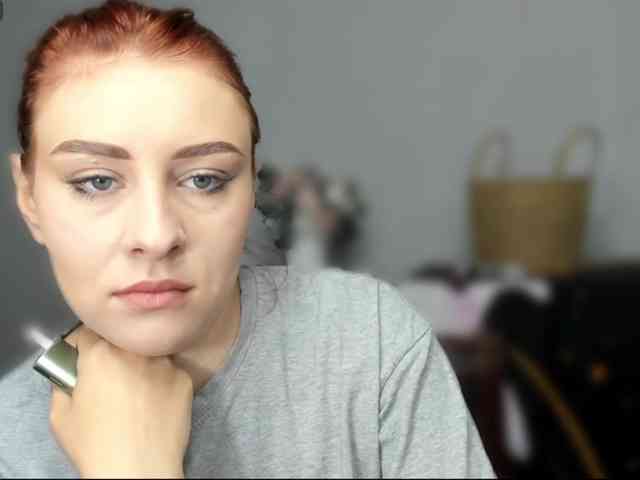 RedheadDevil webcam