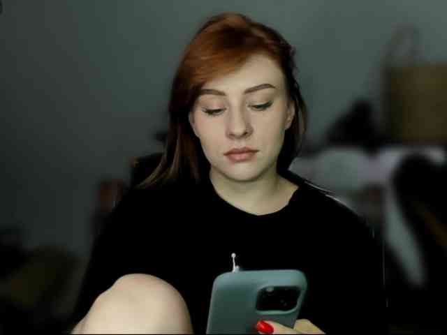 RedheadDevil webcam