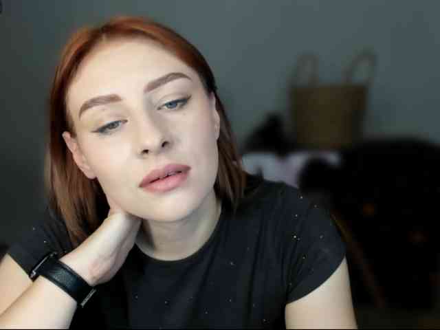 RedheadDevil webcam