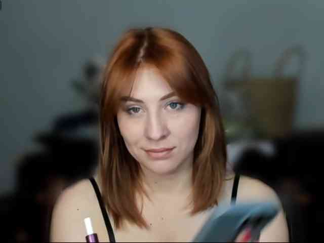 RedheadDevil webcam