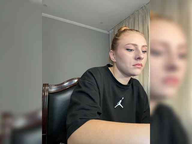 RedheadDevil webcam