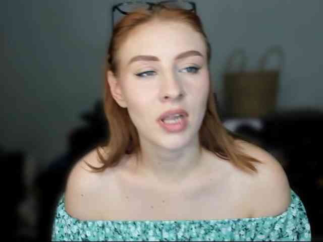 RedheadDevil webcam